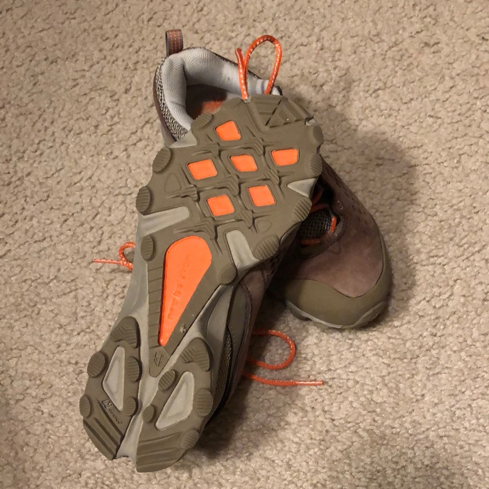 New Balance Brown and Orange Athletic Shoes - Picture 2 of 2